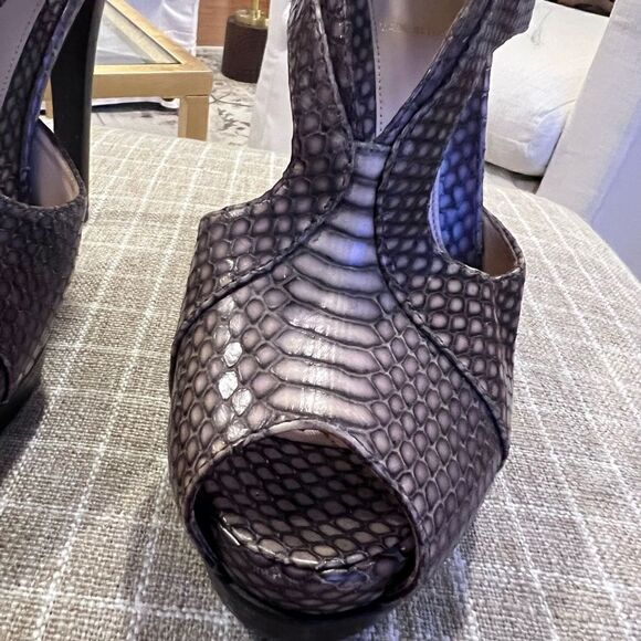 Fendi platform peep toe booties size 6.5 (37) - Picture 4 of 16